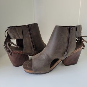 NEW Pierre Dumas Open Toe Ankle Boots Taupe Sz 9